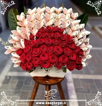 باکس گل به همراه پول آرایی